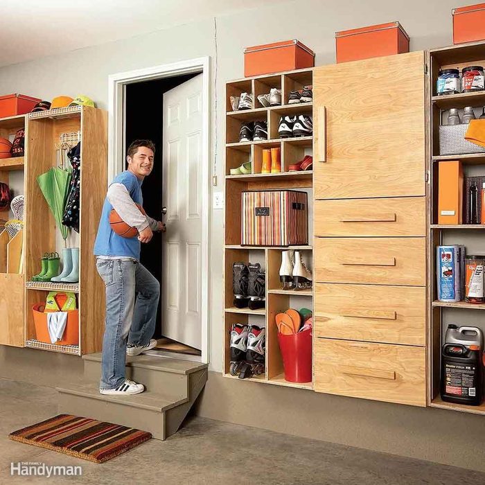 Back entry clutter buster