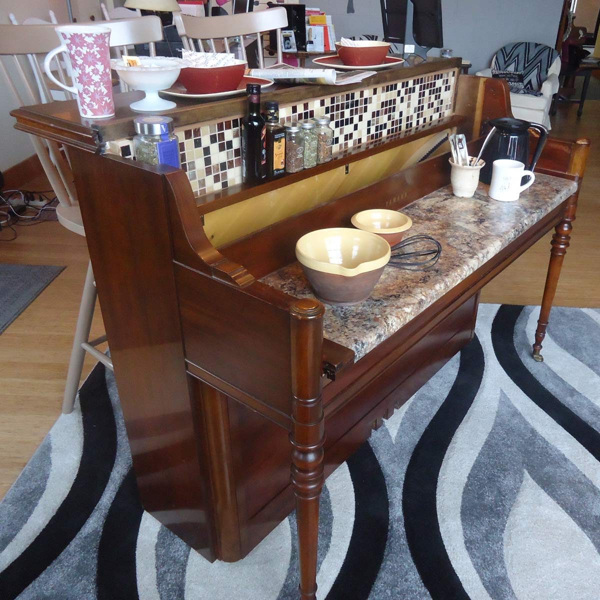Piano Breakfast Bar Island