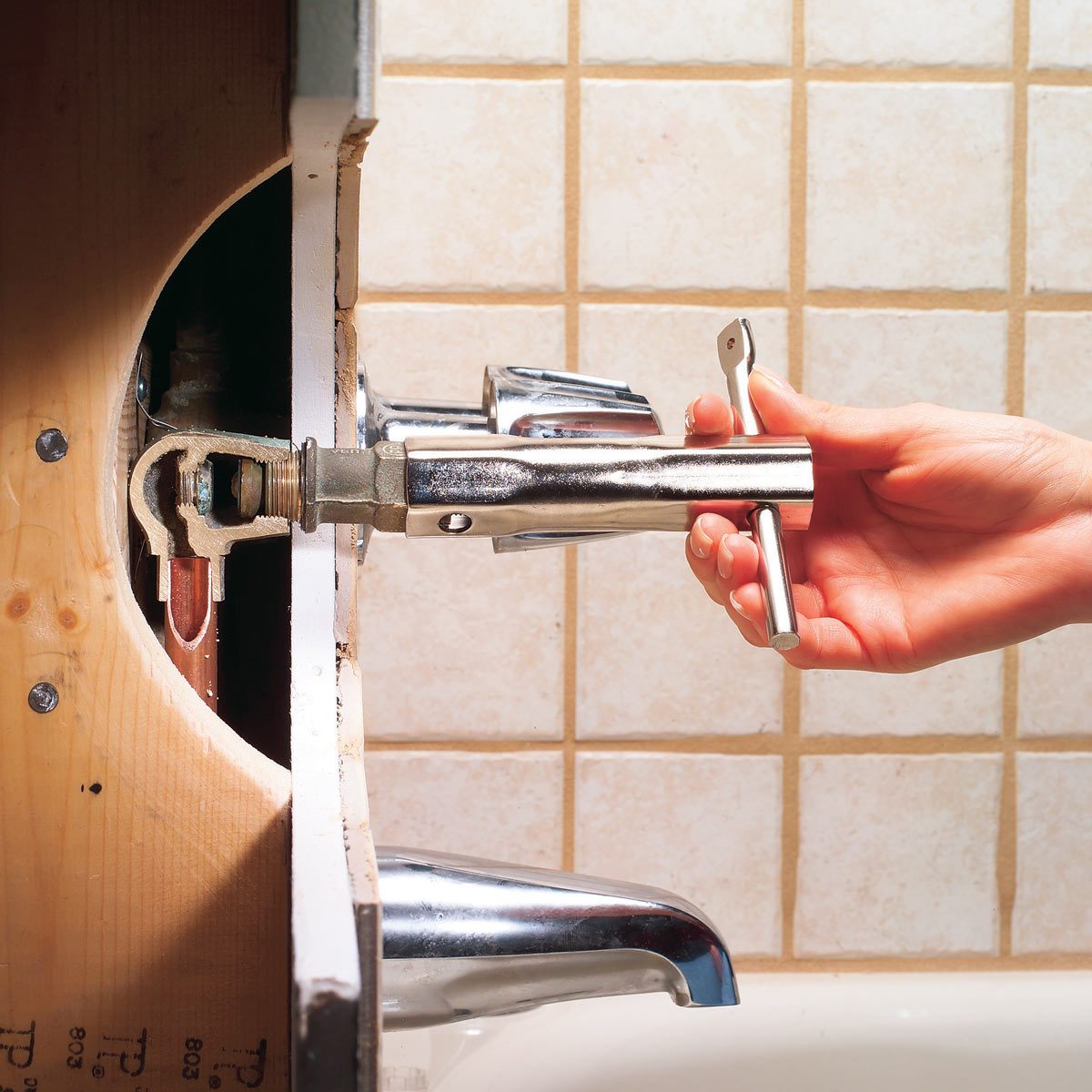 Bathtub Faucet Leaking? Here’s How to Fix It