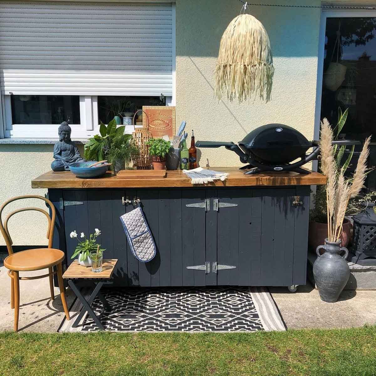 Outdoor Island